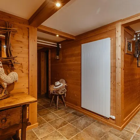Дом отдыха Ski In Ski Out Authentic Lux Chalet On The Wispile