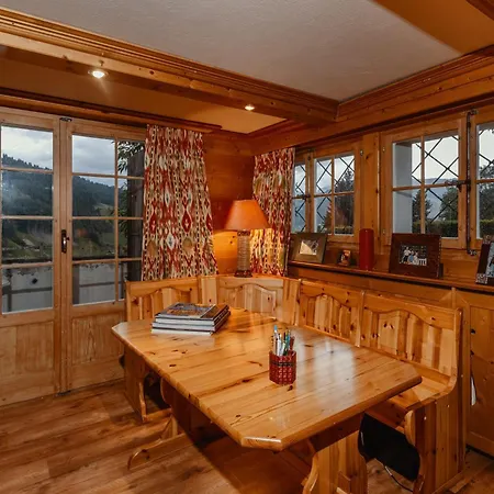 Дом отдыха Ski In Ski Out Authentic Lux Chalet On The Wispile Гштад