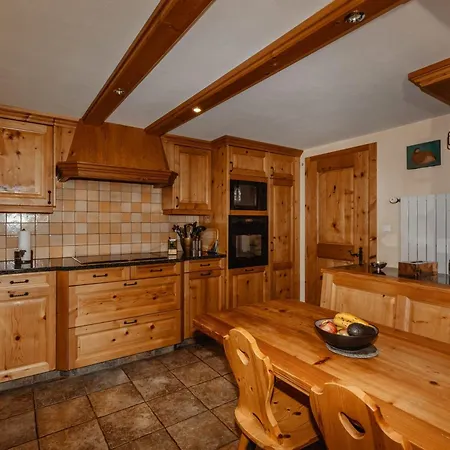 Ski In Ski Out Authentic Lux Chalet On The Wispile 別荘 *